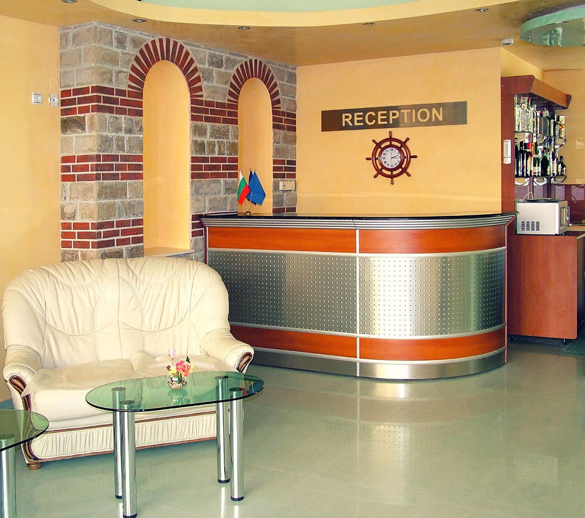Dionis Hotel Varna Exterior foto